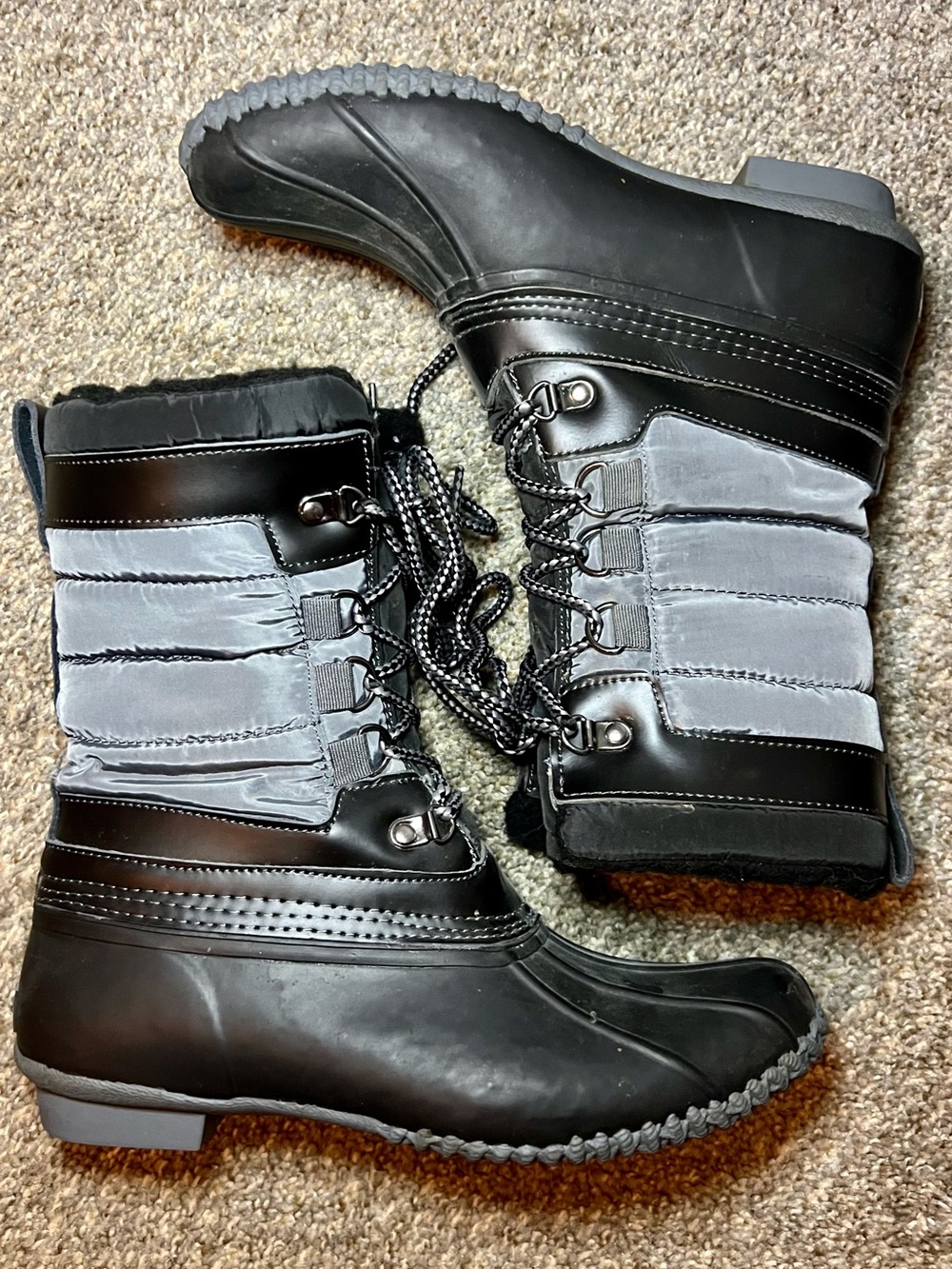 Lands’ End Women’s Insulated Winter Snow Boots Black Gray Size 8.5